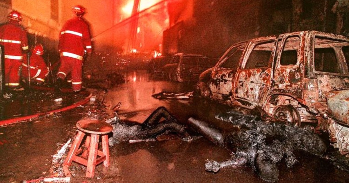 100 toneladas de pirotecnia, más de 400 muertos y el fuego que transformó Lima: tragedia, duelo y heridas abiertas en Mesa Redonda