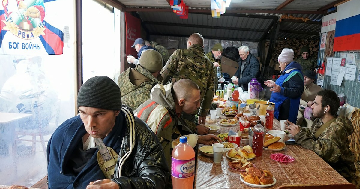 Mientras Putin promete victorias y la guerra continúa, la sociedad rusa se desintegra