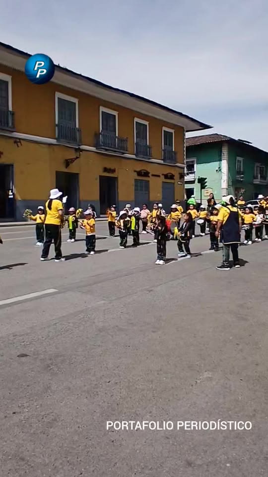 Alumnos de Cajamarca se preparan para desfile por aniversario de la Policía Nacional