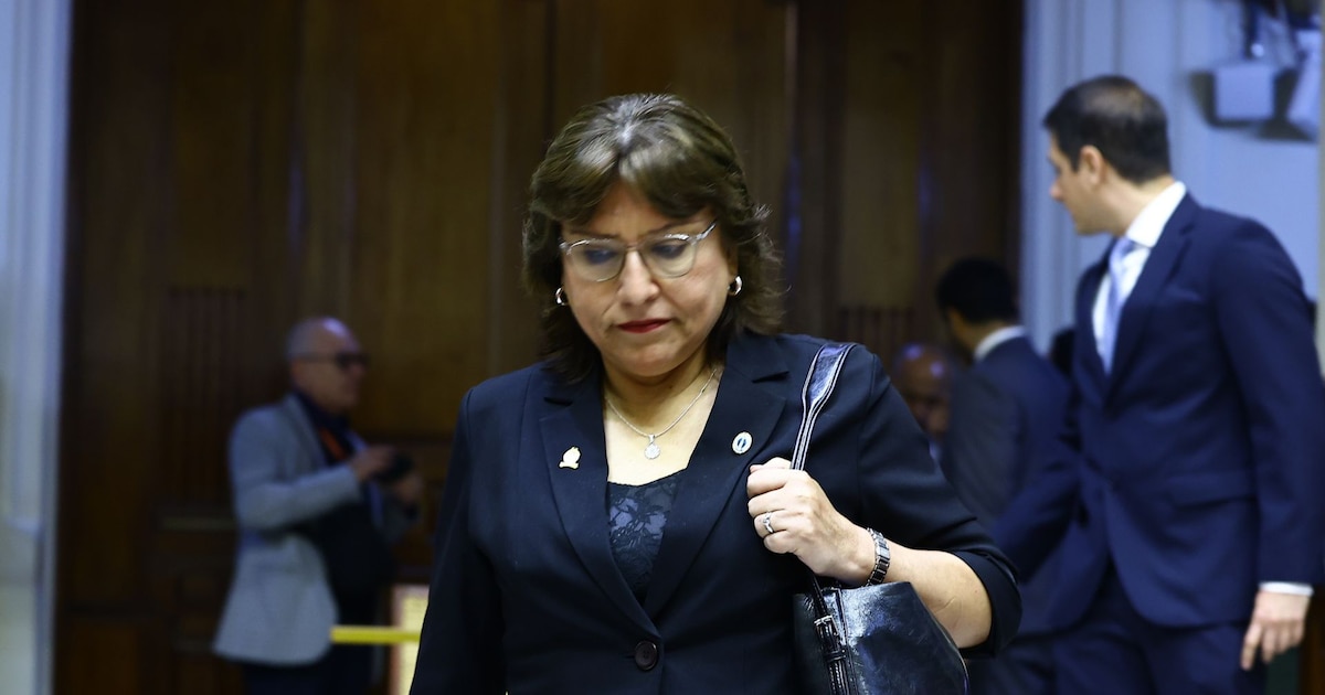 Claves y críticas en la inhabilitación de Delia Espinoza por votos y plazo del Congreso