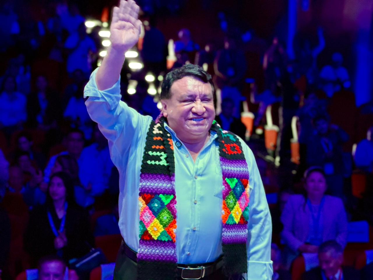 José Luna plantea una nueva Constitución para luchar contra la corrupción y los monopolios millonarios