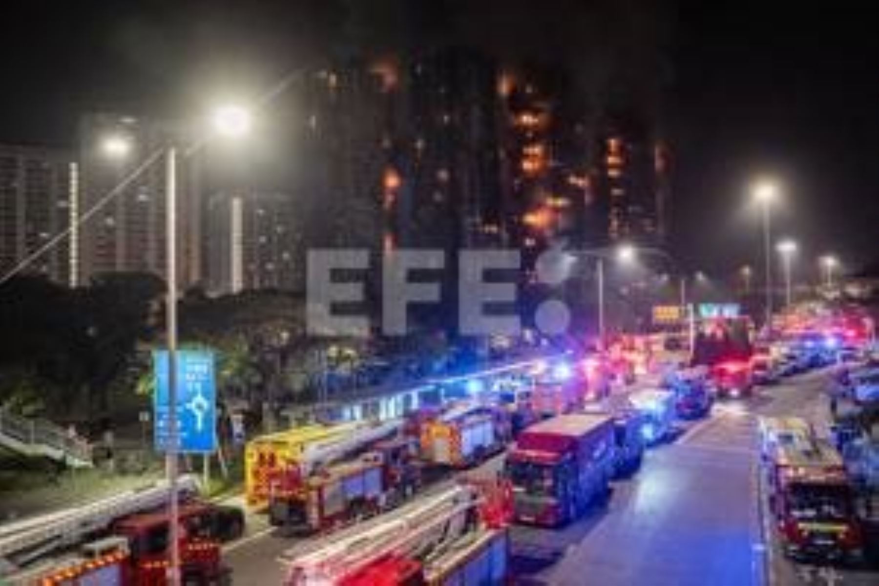 Fallecidos en incendio de un edificio en el sur de China aumentan de ocho a doce